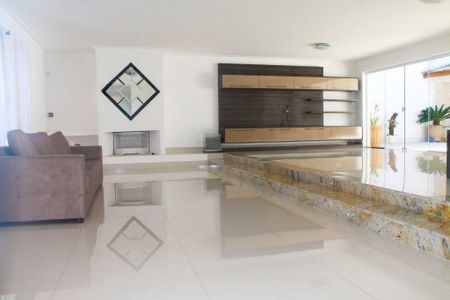 Casa à venda com 3 quartos, 395m² em Interlagos, São Paulo