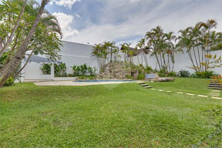 Casa à venda com 468m², 4 quartos e 6 vagas
