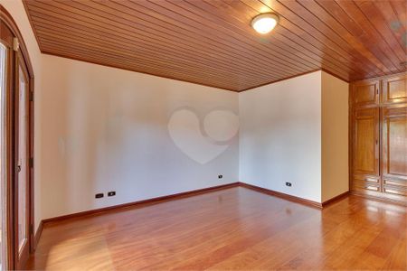 Casa à venda com 468m², 4 quartos e 6 vagas