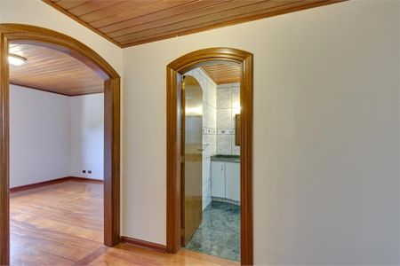 Casa à venda com 468m², 4 quartos e 6 vagas