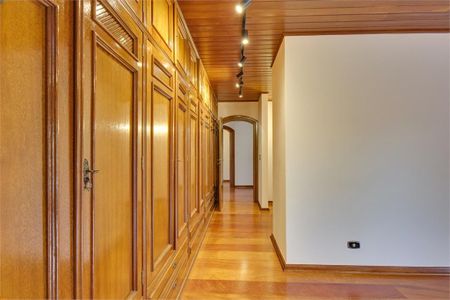 Casa à venda com 468m², 4 quartos e 6 vagas