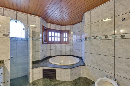 Casa à venda com 468m², 4 quartos e 6 vagas