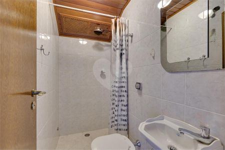 Casa à venda com 468m², 4 quartos e 6 vagas