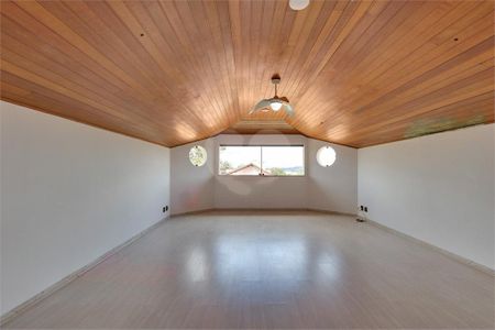 Casa à venda com 468m², 4 quartos e 6 vagas