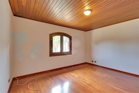 Casa à venda com 468m², 4 quartos e 6 vagas