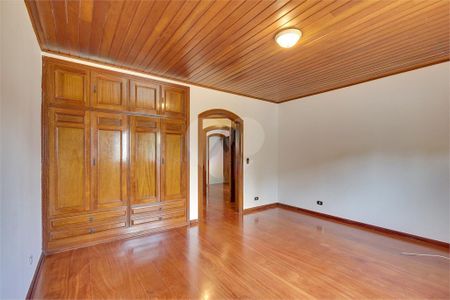 Casa à venda com 468m², 4 quartos e 6 vagas
