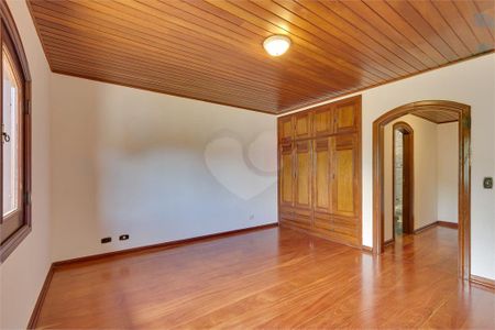 Casa à venda com 468m², 4 quartos e 6 vagas