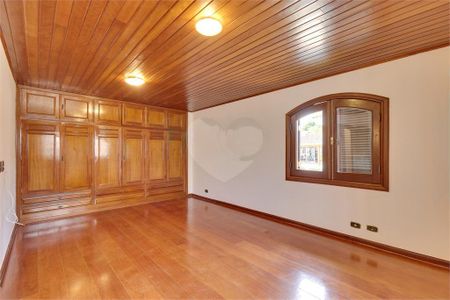 Casa à venda com 468m², 4 quartos e 6 vagas