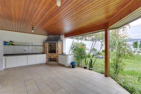 Casa à venda com 468m², 4 quartos e 6 vagas