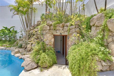 Casa à venda com 468m², 4 quartos e 6 vagas