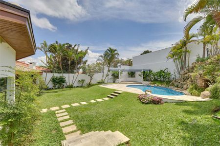 Casa à venda com 468m², 4 quartos e 6 vagas