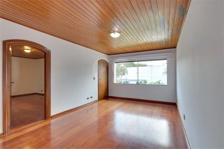 Casa à venda com 468m², 4 quartos e 6 vagas