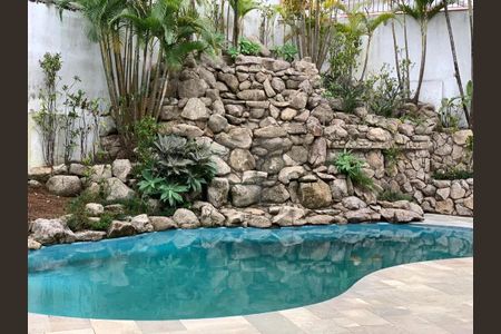 Casa à venda com 468m², 4 quartos e 6 vagas