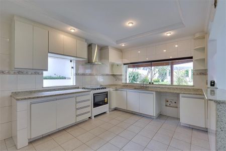 Casa à venda com 468m², 4 quartos e 6 vagas