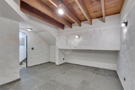 Casa à venda com 468m², 4 quartos e 6 vagas
