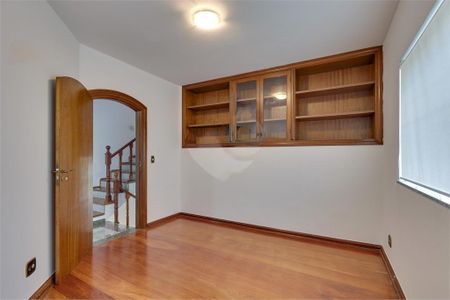 Casa à venda com 468m², 4 quartos e 6 vagas