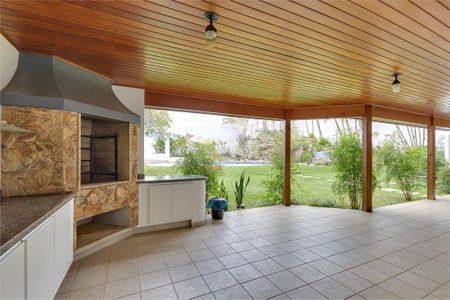 Casa à venda com 468m², 4 quartos e 6 vagas