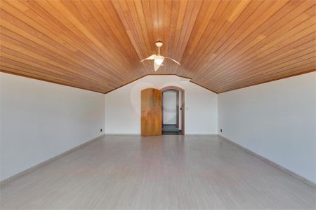 Casa à venda com 468m², 4 quartos e 6 vagas