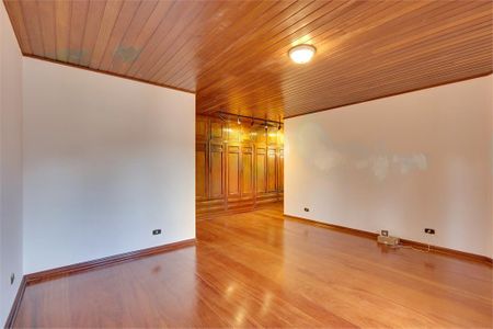 Casa à venda com 468m², 4 quartos e 6 vagas