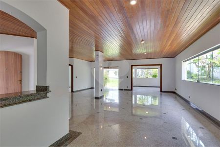 Casa à venda com 468m², 4 quartos e 6 vagas