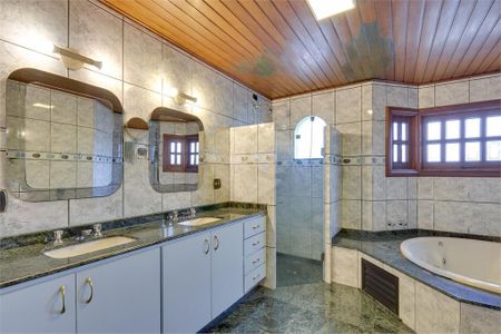 Casa à venda com 468m², 4 quartos e 6 vagas