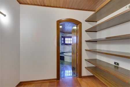 Casa à venda com 468m², 4 quartos e 6 vagas