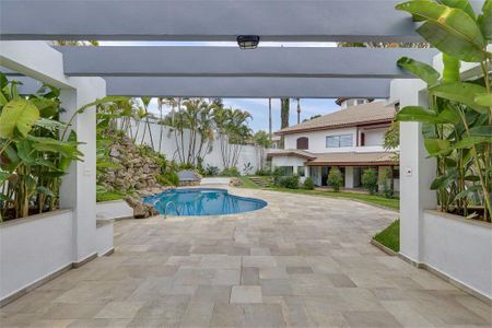 Casa à venda com 468m², 4 quartos e 6 vagas