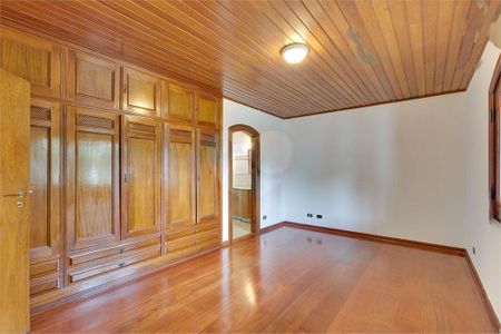 Casa à venda com 468m², 4 quartos e 6 vagas