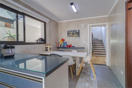 Casa à venda com 350m², 4 quartos e 6 vagas