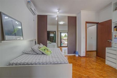 Casa à venda com 350m², 4 quartos e 6 vagas