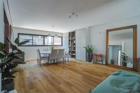 Casa à venda com 350m², 4 quartos e 6 vagas