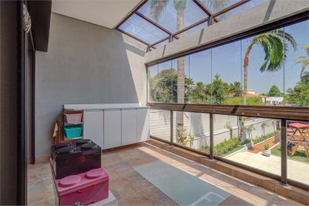 Casa à venda com 350m², 4 quartos e 6 vagas