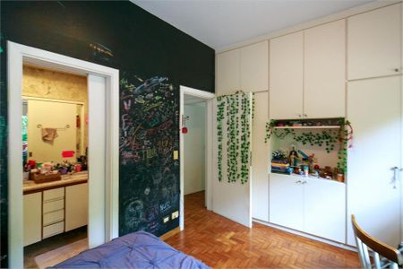 Casa à venda com 302m², 3 quartos e 8 vagas