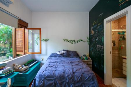 Casa à venda com 302m², 3 quartos e 8 vagas