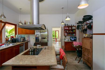 Casa à venda com 302m², 3 quartos e 8 vagas