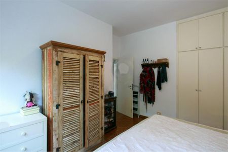 Casa à venda com 302m², 3 quartos e 8 vagas