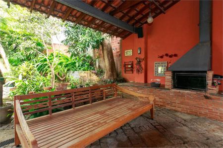 Casa à venda com 302m², 3 quartos e 8 vagas