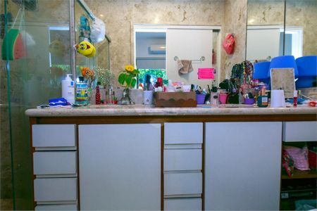 Casa à venda com 302m², 3 quartos e 8 vagas