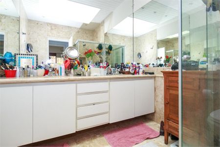 Casa à venda com 302m², 3 quartos e 8 vagas