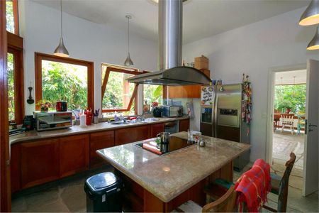 Casa à venda com 302m², 3 quartos e 8 vagas