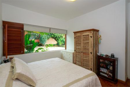 Casa à venda com 302m², 3 quartos e 8 vagas