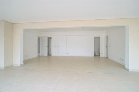 Apartamento à venda com 213m², 4 quartos e 4 vagas