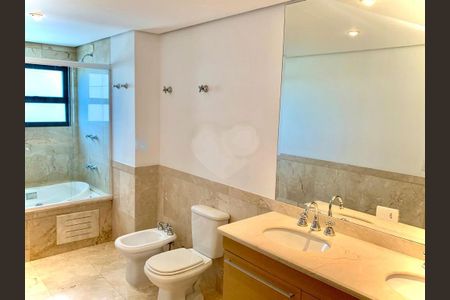 Apartamento à venda com 370m², 4 quartos e 5 vagas