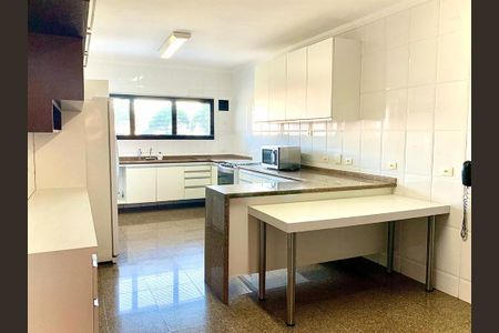 Apartamento à venda com 370m², 4 quartos e 5 vagas