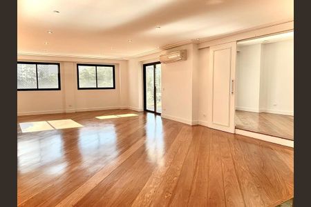 Apartamento à venda com 370m², 4 quartos e 5 vagas