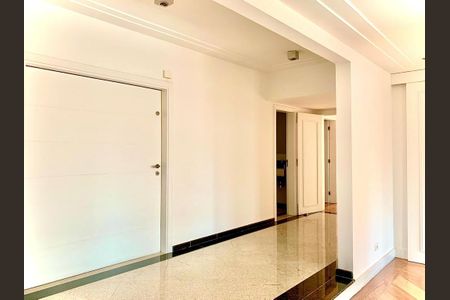 Apartamento à venda com 370m², 4 quartos e 5 vagas