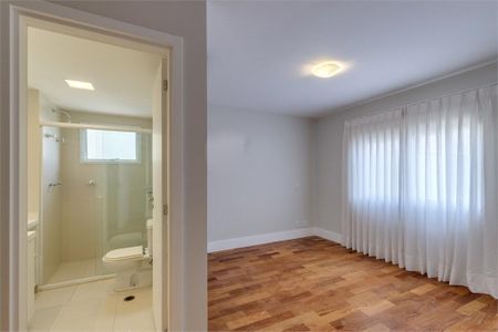 Apartamento à venda com 317m², 4 quartos e 4 vagas