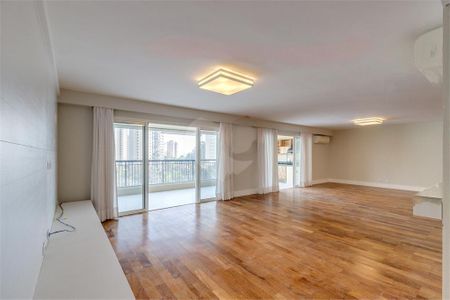 Apartamento à venda com 317m², 4 quartos e 4 vagas