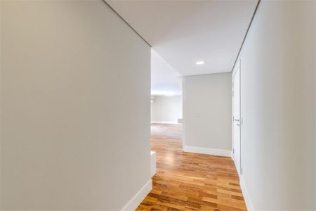 Apartamento à venda com 317m², 4 quartos e 4 vagas