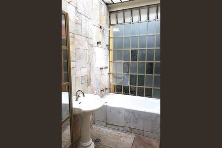 Casa à venda com 5 quartos, 342m² em Jardim Marajoara, São Paulo